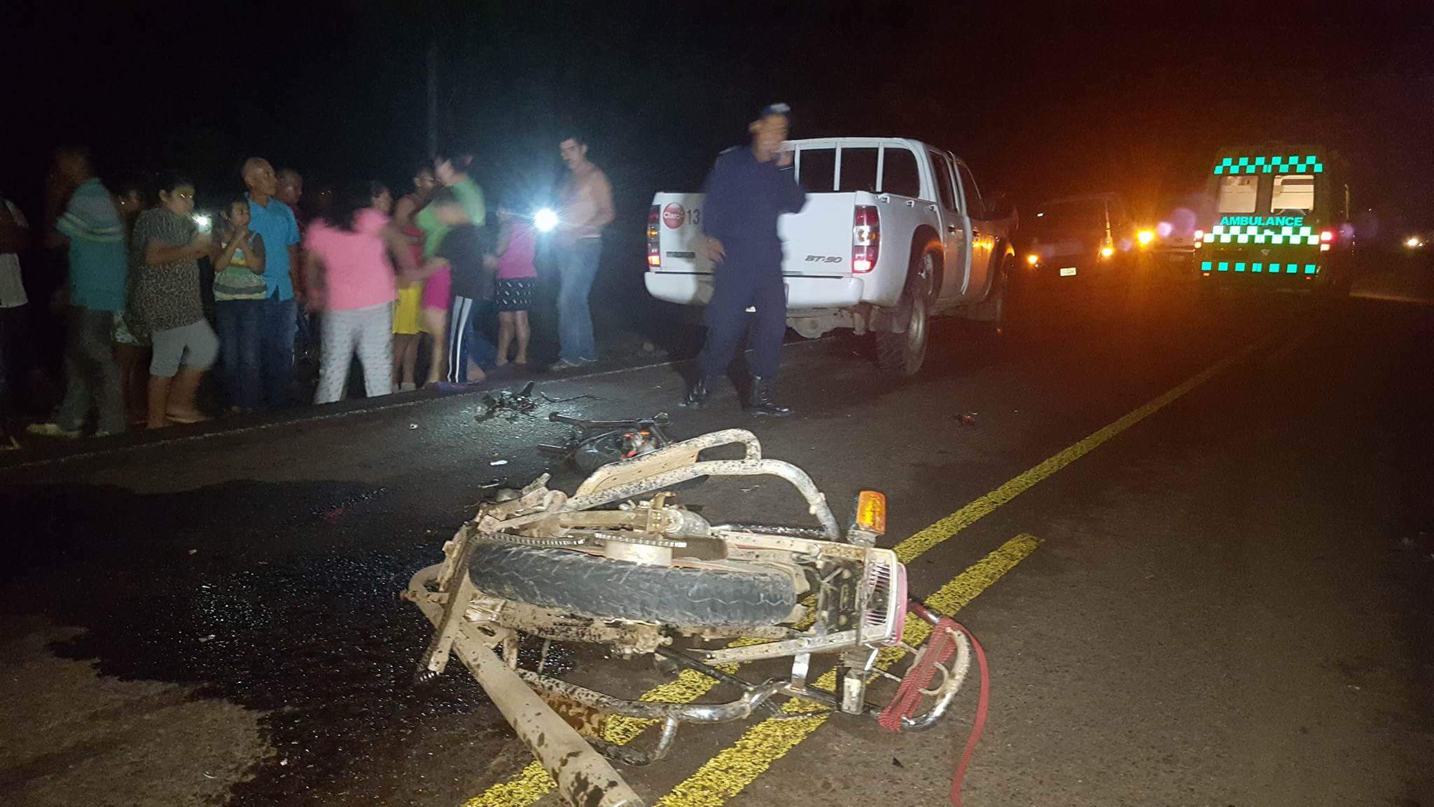 Dos hombres a bordo de una motocicleta mueren tras impactar contra una camioneta en Estelí