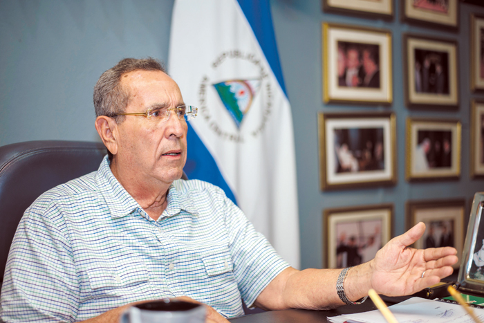 Destitución de Alemán provoca acusaciones dentro del PLC