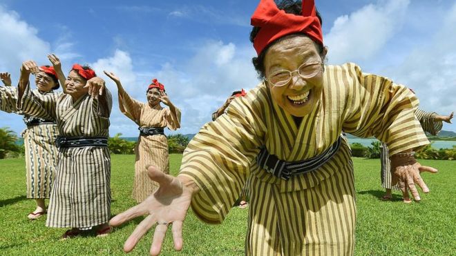 Los secretos de 5 de los países del mundo en los que la gente vive más tiempo