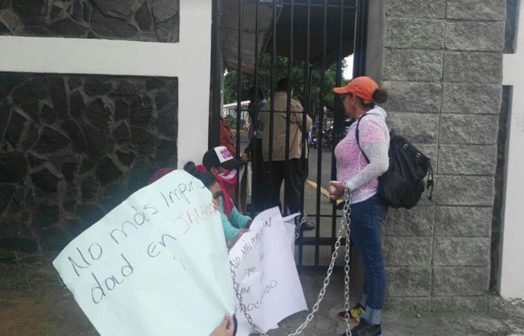 Militantes del FSLN de Jalapa (Nueva Segovia) rechazan al candidato que quiere imponer el partido. Foto: Emiliano Chamorro