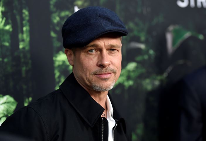 Brad Pitt condenado a pagarle medio millón de euros a artista francesa