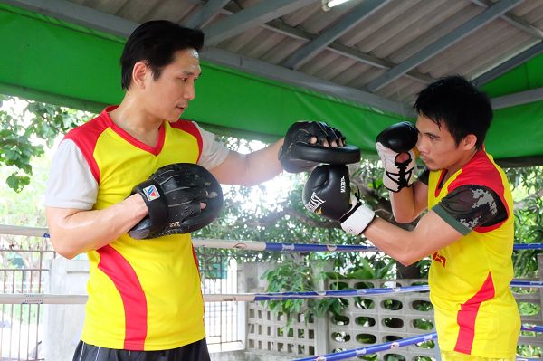 Srisaket Sor Rungvisai entrenando en la provincia de Nonthaburi. Foto: Bectero TV/ Cortesía