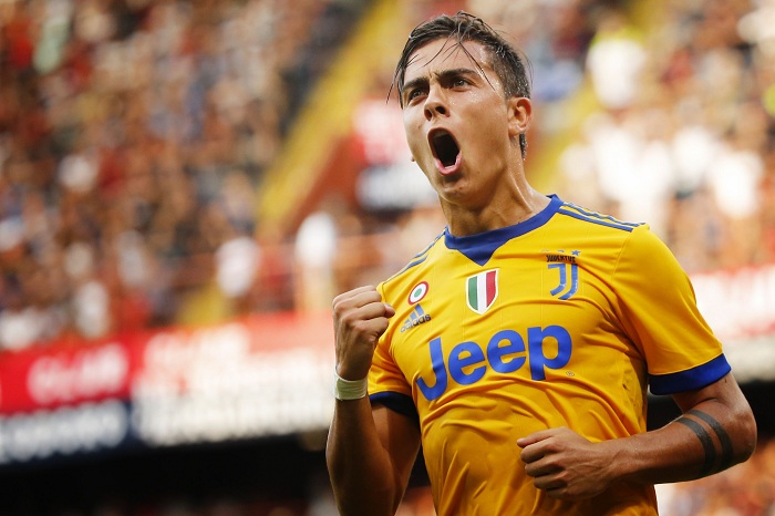 El argentino Paulo Dybala marcó tres goles en la victoria de la Juventus de Turín. LA PRENSA/AFP/Marco BERTORELLO