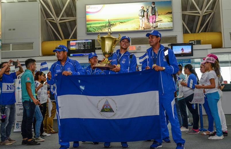 Arriba al país la Selección de Beisbol Sub-14 que triunfó en Panamericano de México