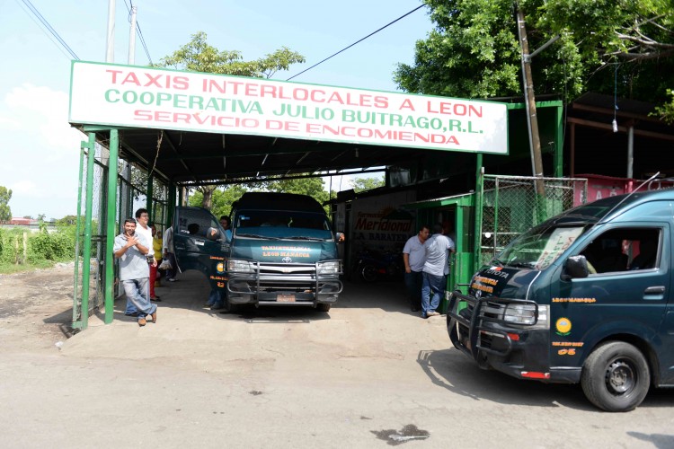 Usuarios del servicio de transporte dicen que este no mejora porque inspectores del MTI reciben coima