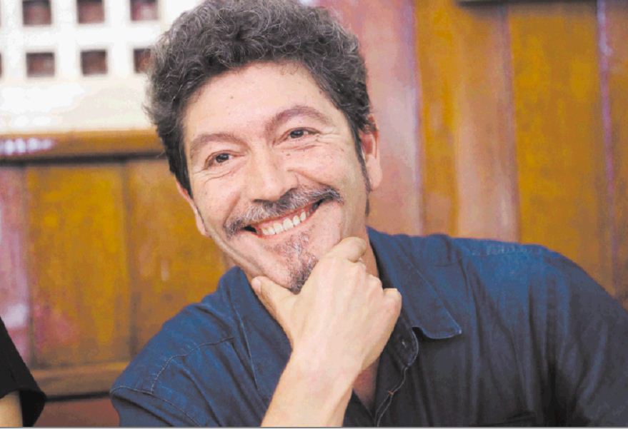 Pedro Antonio González Moreno, ganador del premio de Novela Café Gijón 2017