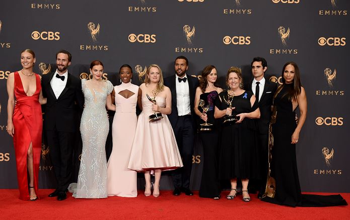La serie de televisión The Handmaid’s Tale triunfa en los Emmy