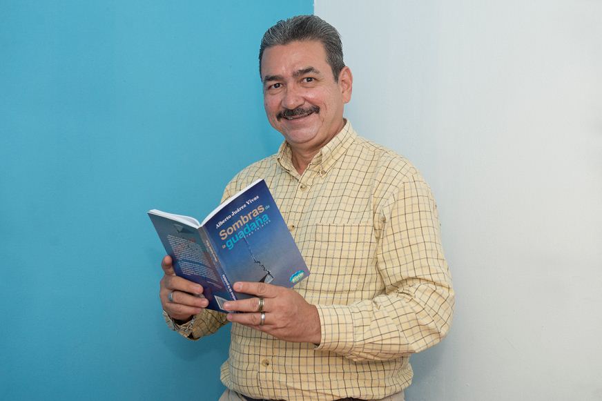 La muerte ronda a los personajes en libro de Alberto Júarez Vivas