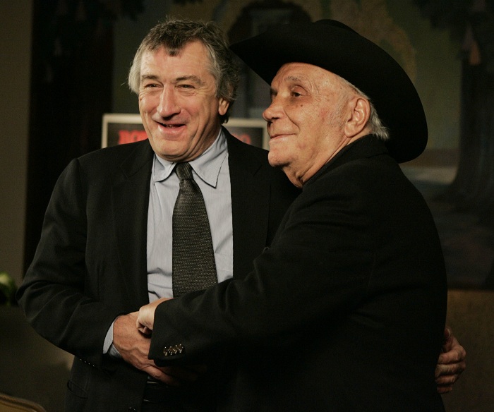 Robert De Niro junto a Jake LaMotta, a quien interpretó en el película biográfica "Raging Bull". LA PRENSA/AP/Julie Jacobson/ARCHIVO