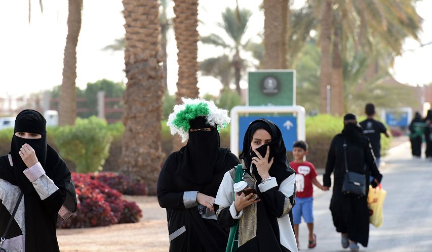 Mujeres en Arabia Saudita ya tienen permiso para conducir