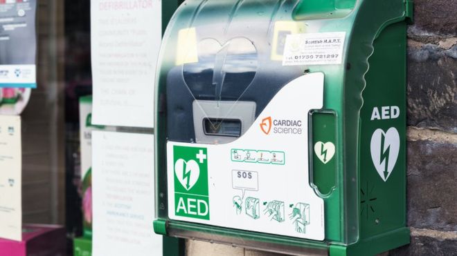 ¿Sabrías usar un desfibrilador si a alguien le da un paro cardiaco a tu lado?
