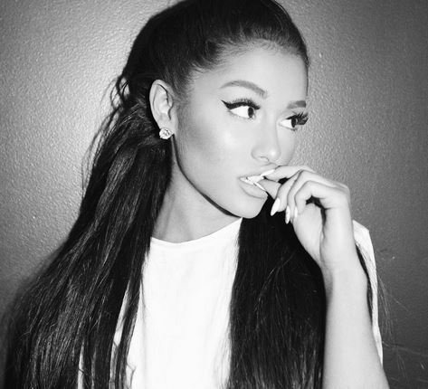 Ariana Grande pide control de armas tras matanza en Las Vegas