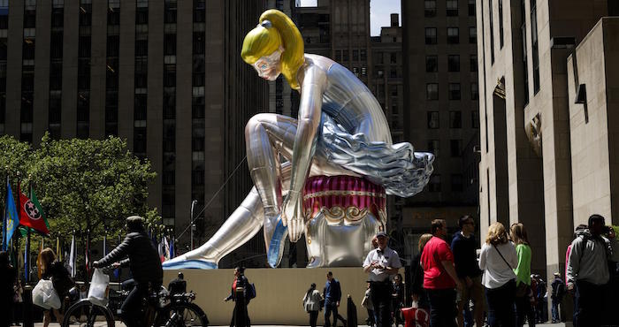Esculturas de Jeff Koons en realidad aumentada se muestran en varios países al mismo tiempo