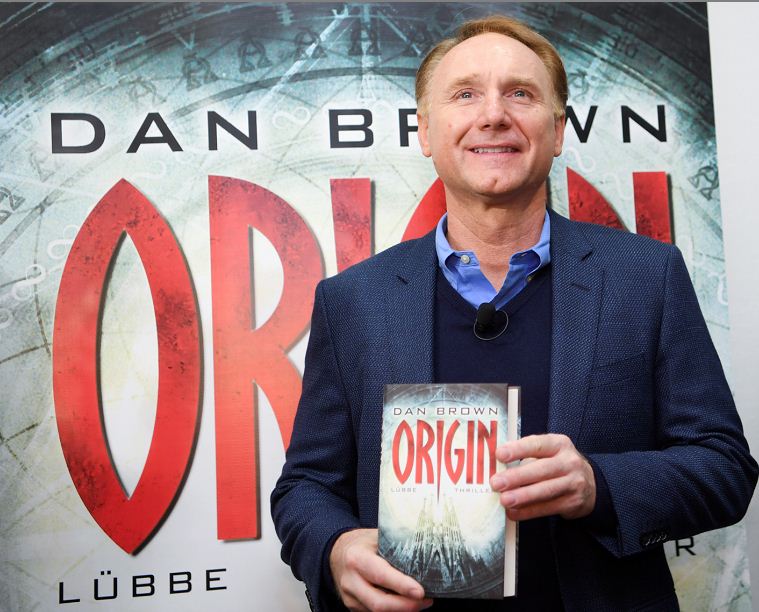 «La Iglesia tiene que evolucionar o desaparecerá”, dice el novelista Dan Brown