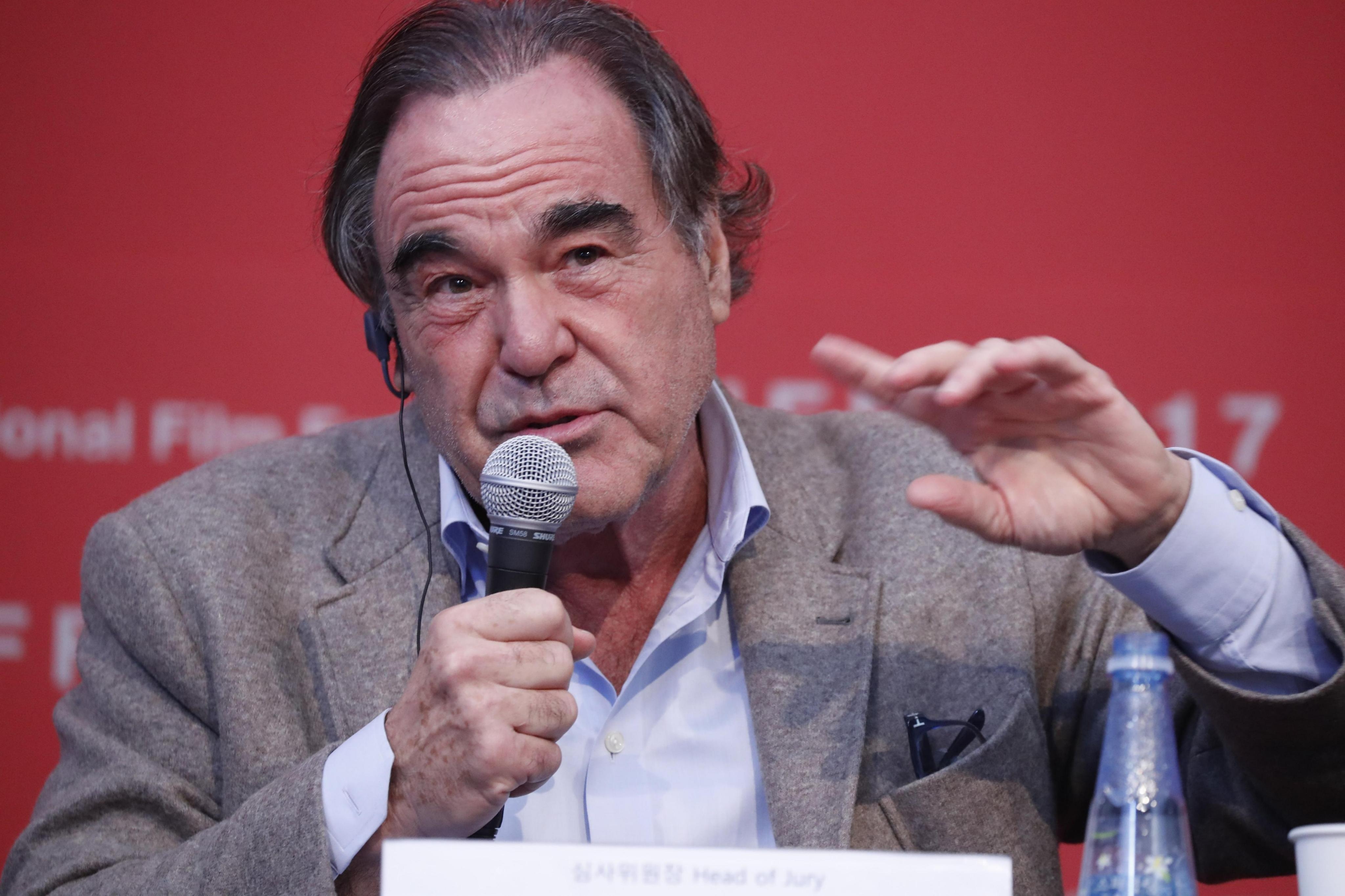 Oliver Stone: Weinstein es víctima de «un sistema de justicieros»