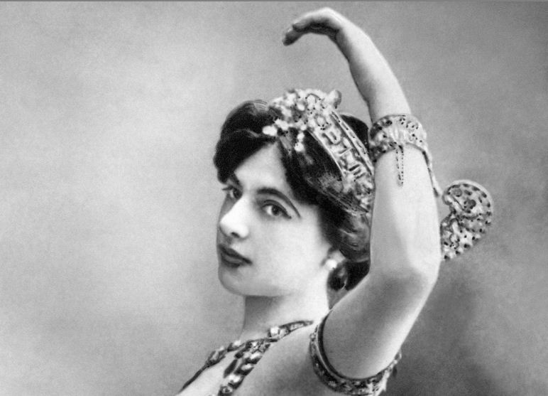 «Ramera sí, traidora ¡jamás!», dicen que gritó Mata Hari ante el pelotón de fusilamiento