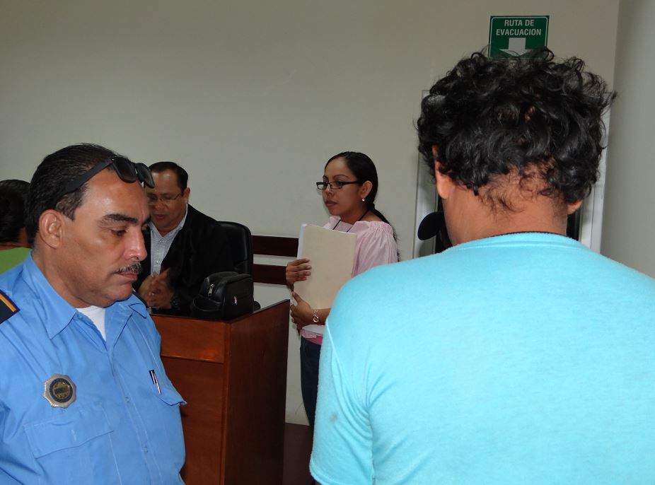 Un hombre viola a su hija con discapacidad en Managua