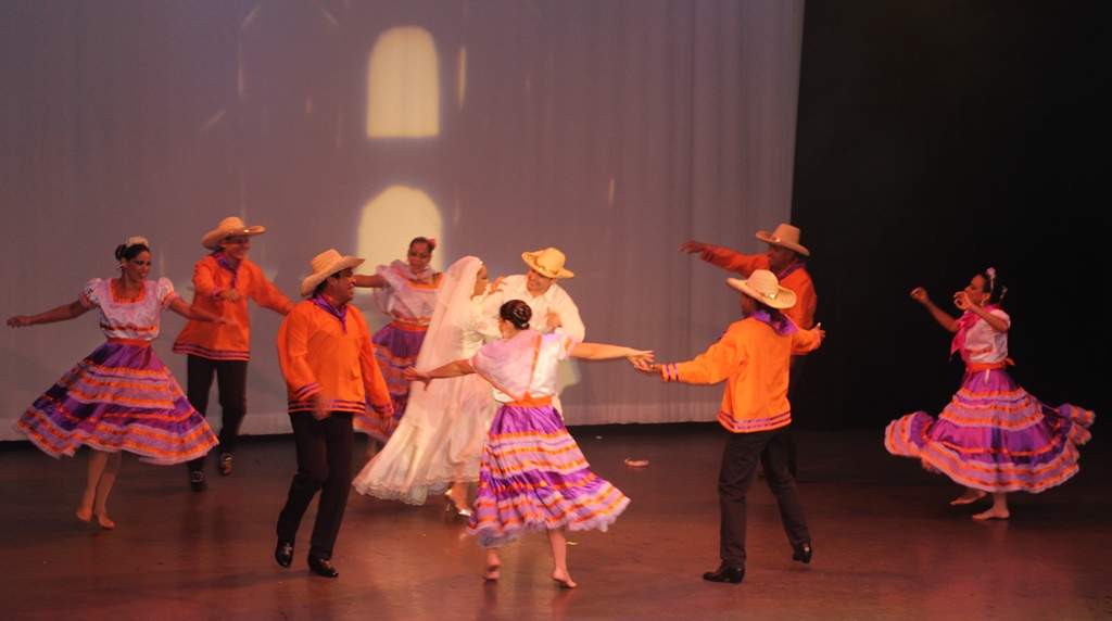 Bailarines y músicos ofrecen espectáculo en Miami a beneficio de niños de Estelí