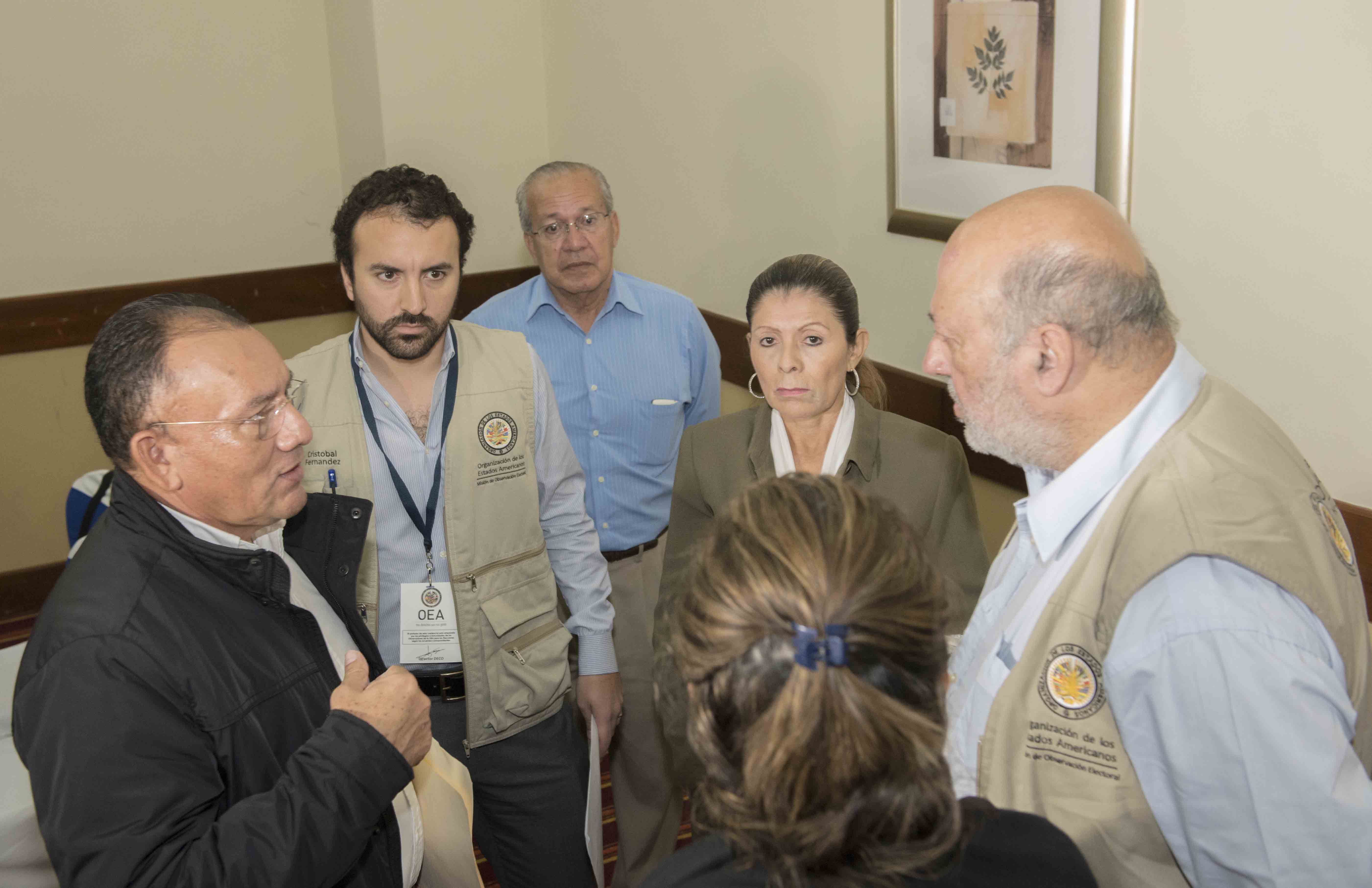 Misión de la OEA escucha las irregularidades en las municipales
