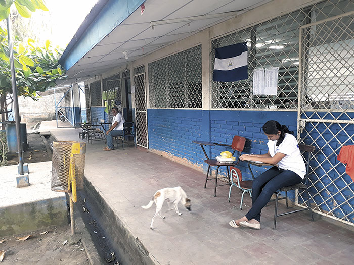 Votantes “gota a gota” en las urnas en León y Chinandega