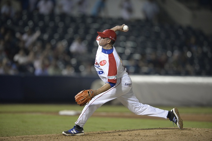 El chontaleño José Elías Villegas se apuntó el triunfo del Bóer sobre los Tigres de Chinandega, con una labor de 5.2 entradas en blanco anoche en el Estadio Nacional Dennis Martínez. LA PRENSA/MANUEL ESQUIVEL