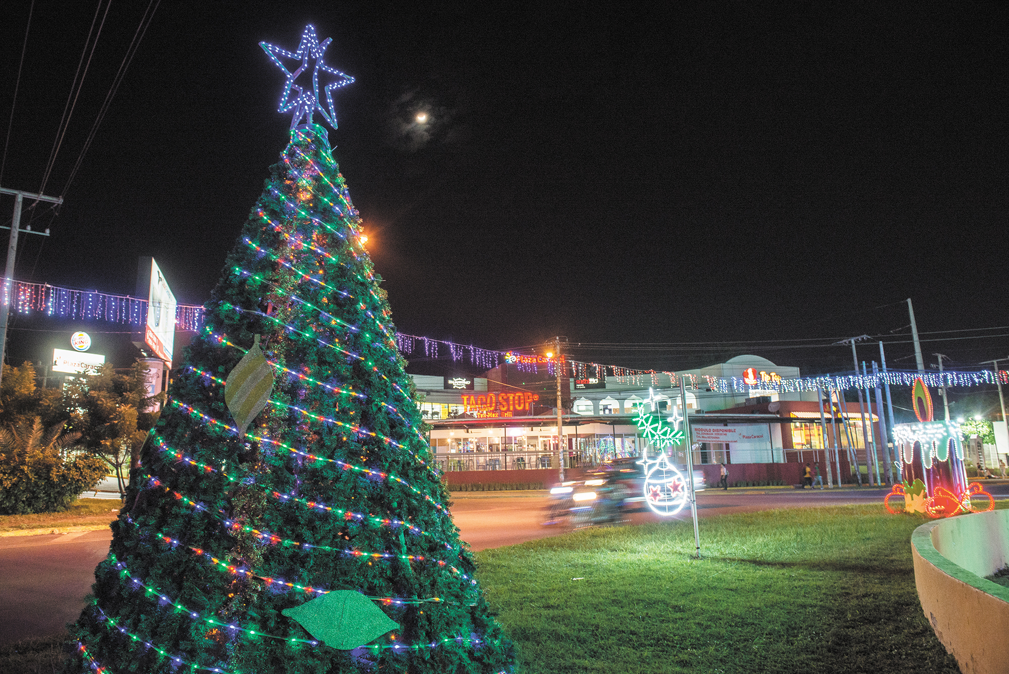 Alcaldías orteguistas gastan más de 1.2 millones de córdobas en luces navideñas