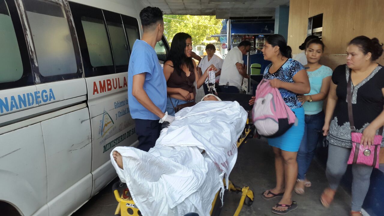 Una mujer es macheteada por su pareja en un barrio de Chinandega