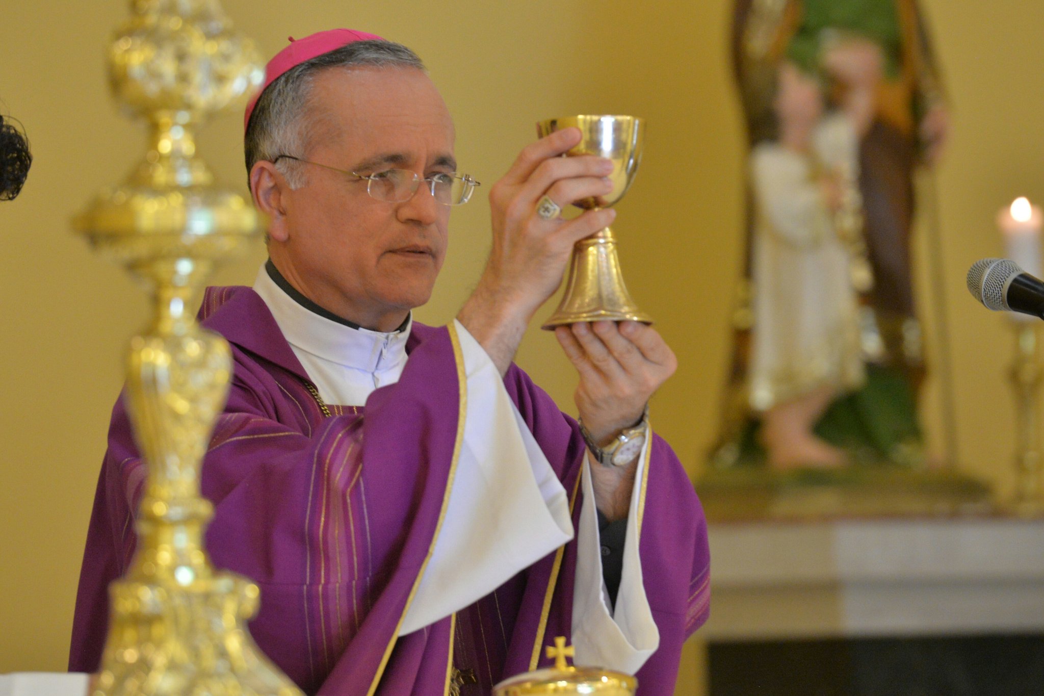 Monseñor Silvio Báez en la homilía de este domingo 24 de diciembre 2017. LA PRENSA / Jader Flores.