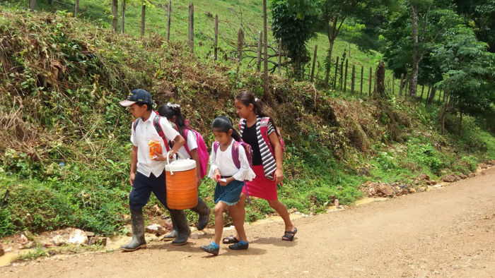 Mined debe invertir en mejorar brecha digital que hay en las escuelas rurales, señalan expertos en educación. LA PRENSA/ ARCHIVO