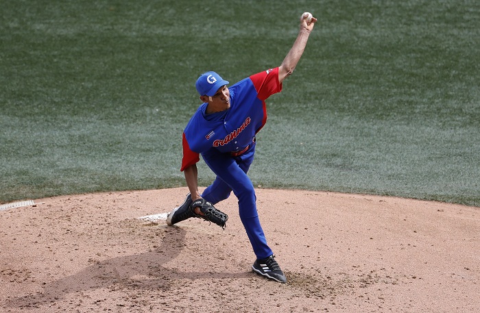 Ulfrido Garcia abrió por Granma pero salió sin decisión ante los Criollos en la Serie del Caribe. LA PRENSA/AFP/ULISES RUIZ