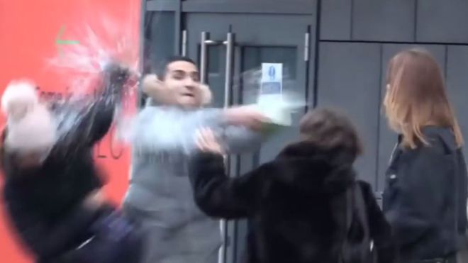 Ataques de ácido, bombas falsas y asesinatos: el peligro de las bromas extremas en YouTube