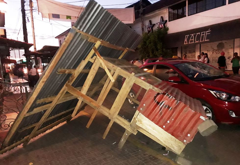 Agreden a gente y dañan negocios en Chinandega