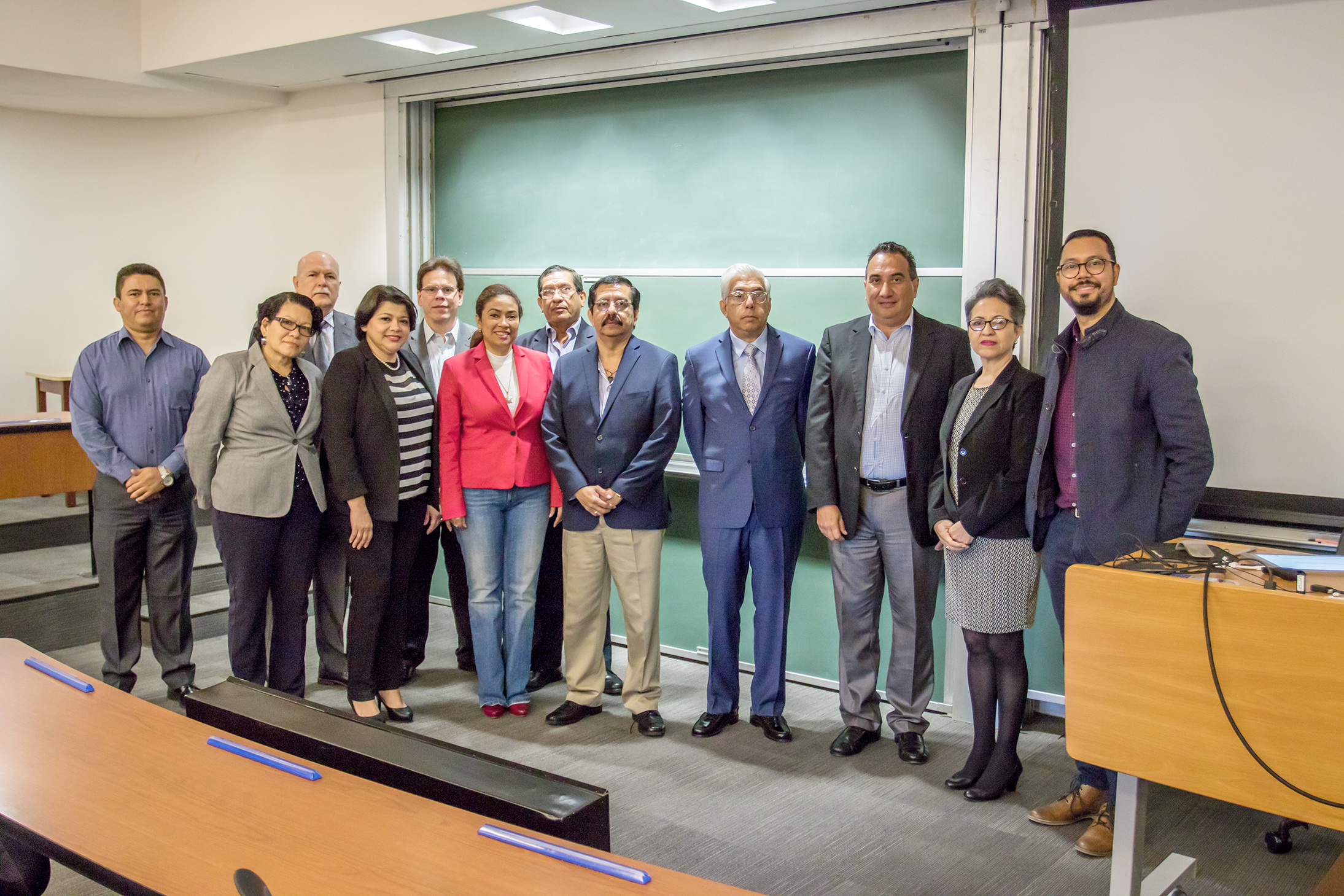 Incae Business School, capacitaciones,Bancorp