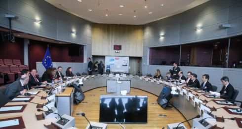 Unión Europea sin garantía de quedar exenta de aranceles anunciados por Trump