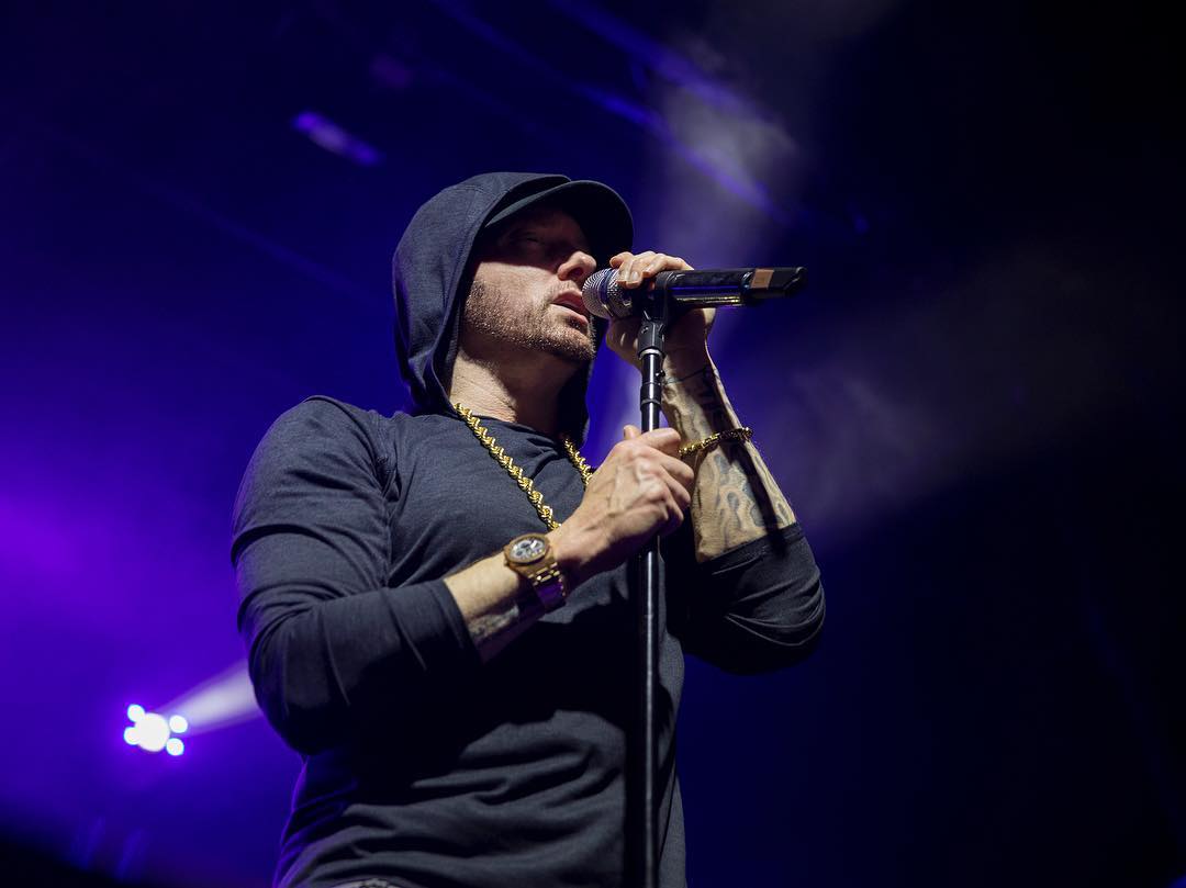 Eminem arremete contra la asociación del rifle de EE.UU.