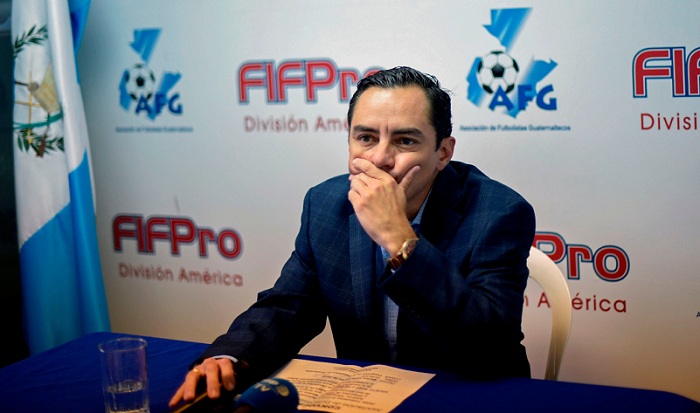 Futbolistas guatemaltecos desesperados por prolongada suspensión de FIFA