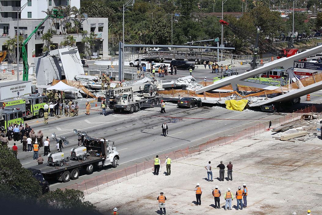 Colapso de puente peatonal en Miami deja varios muertos