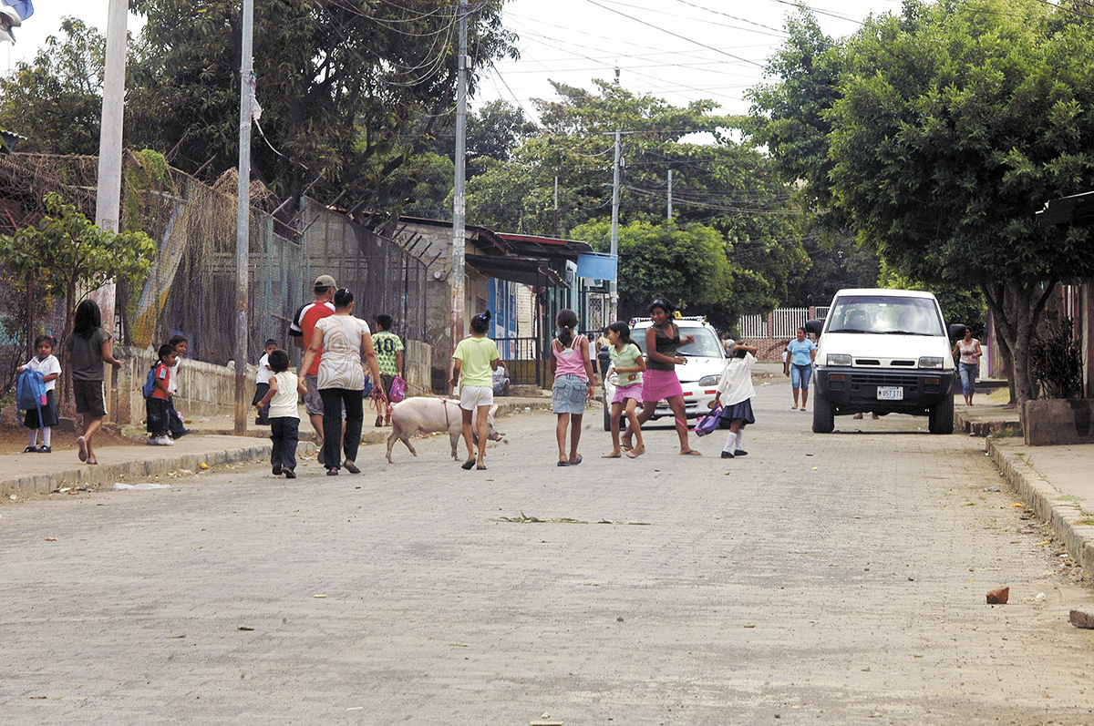 Las condiciones de pobreza empujan a casi el 50 por ciento de los jóvenes de Nicaragua a pensar en migrar en el futuro. LA PRENSA/ARCHIVO