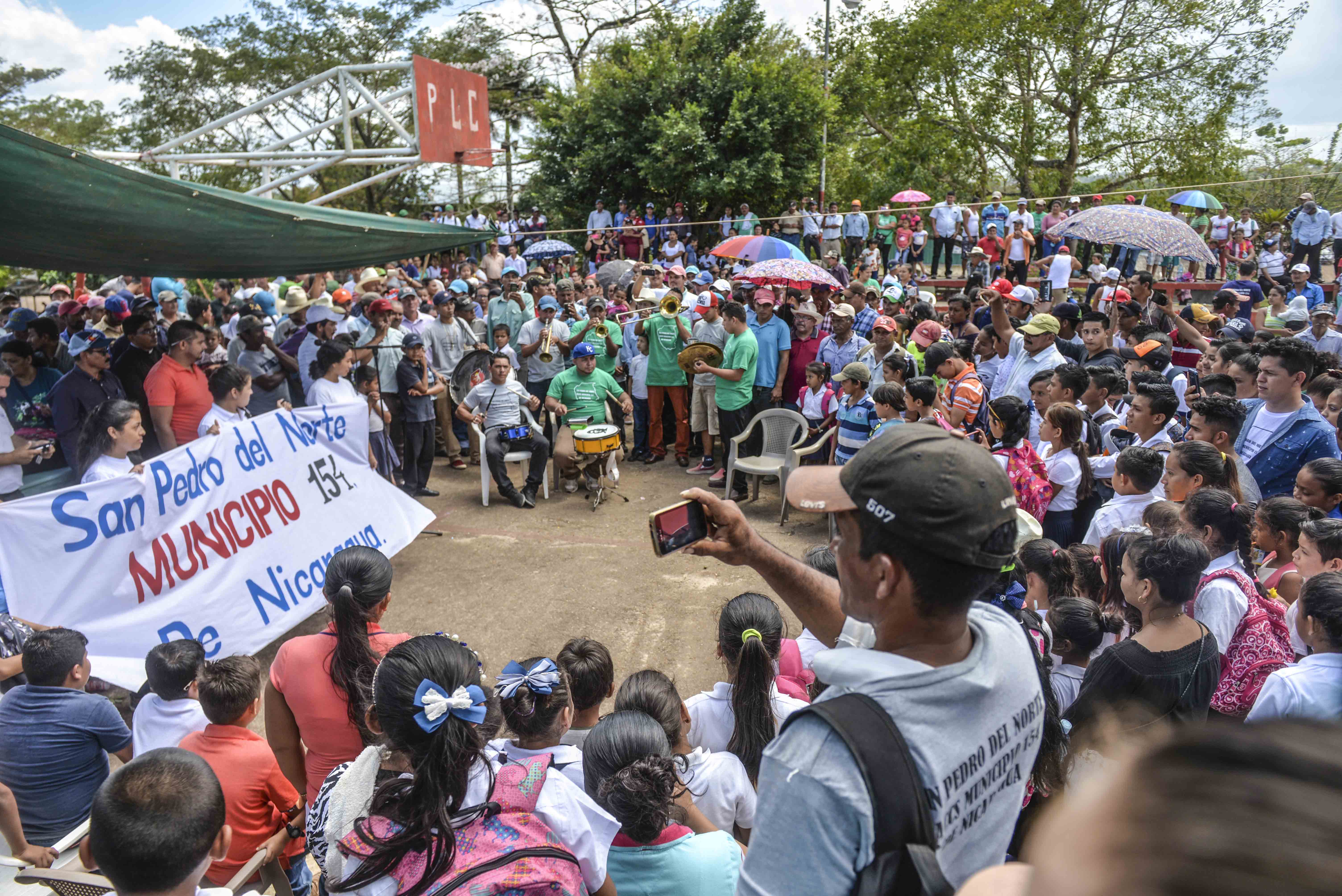 Los habitantes de la comunidad de San Pedro del Norte, en el Caribe Sur, marcharon el jueves pidiendo a los diputados que eleven la comarca a municipio, una iniciativa que ya ha sido introducida ante la Asamblea Nacional.