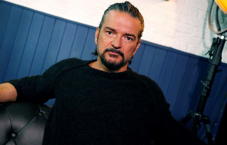 Ricardo Arjona: Pasé de tocar en un bar a vender tres millones de copias en un año
