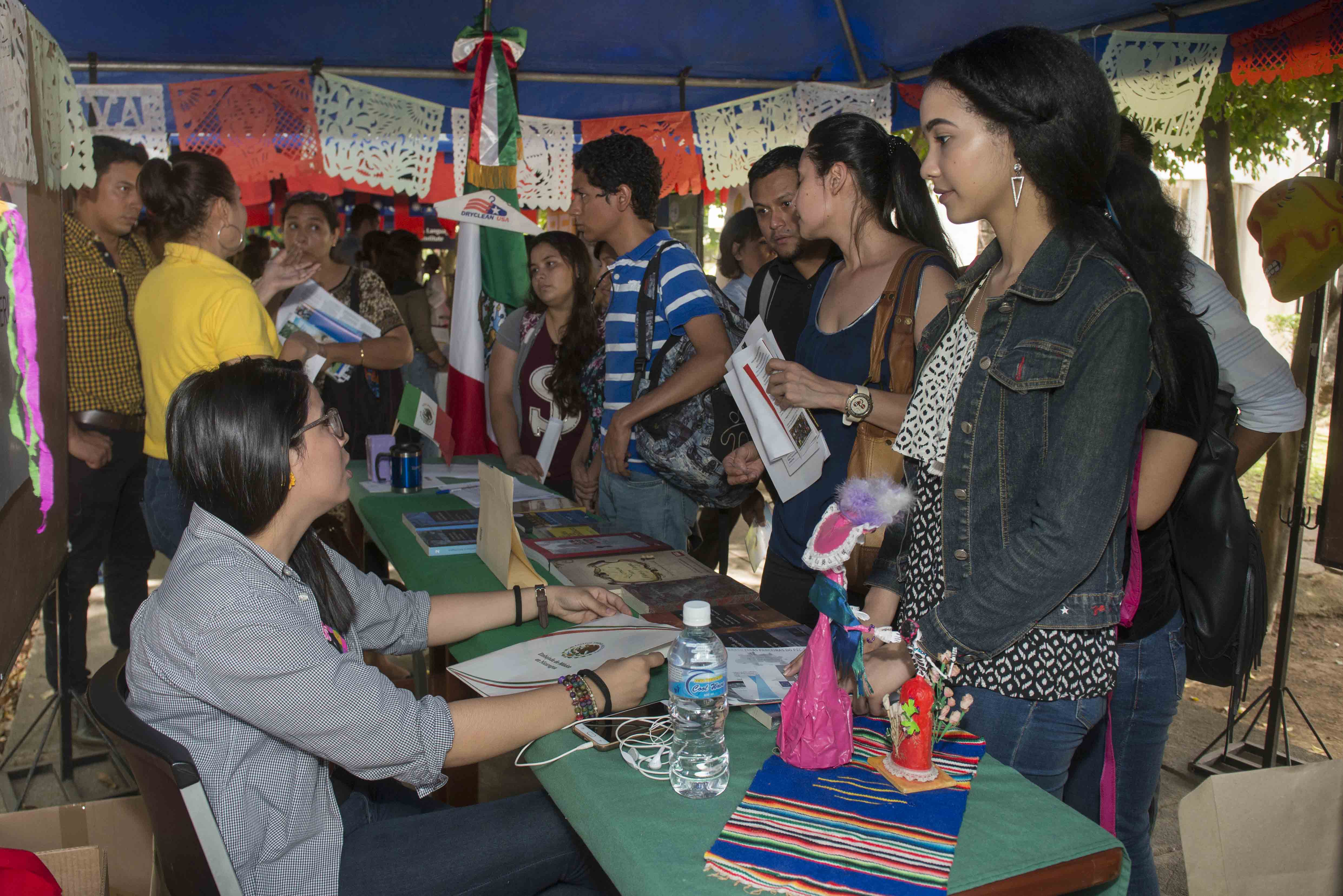 universitarios