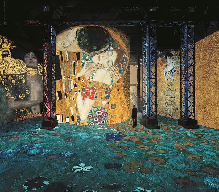 Klimt se reinventa en París y proporciona al público un efecto de inmersión total