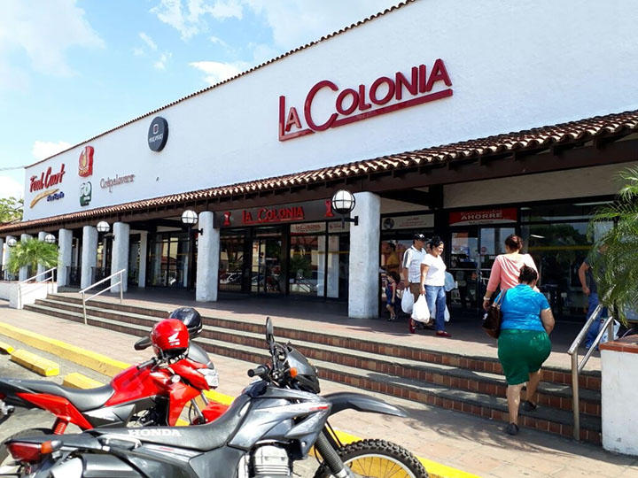 Managua se abastecen de alimentos ante el temor que le las manifestaciones sigan. LA PRENSA/ JOSUÉ GARAY