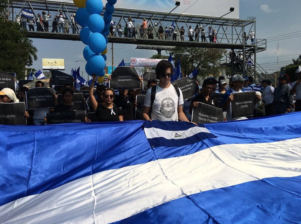 Los manifestantes también recuerdan a las decenas de muertos durante las brutales represiones policiales de los últimos 10 días. LA PRENSA / Alejandra González.