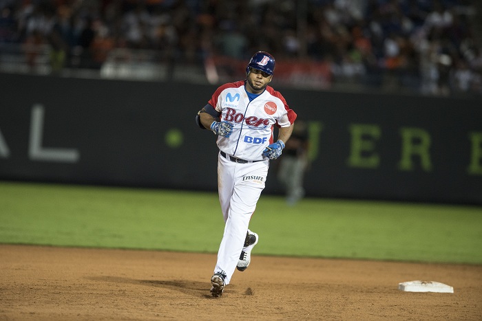 Wuillians Vásquez, del Bóer, conectó su octavo jonrón del campeonato y eso solo superado por Juan Carlos Urbina. LA PRENSA/MANUEL ESQUIVEL