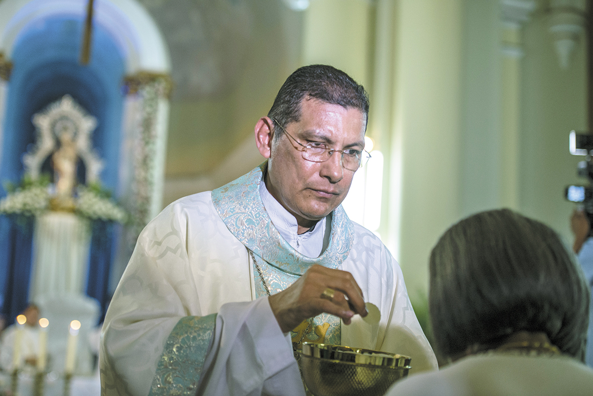 Monseñor Jorge Solórzano, secretario general de la CEN, será intervenido quirúrgicamente