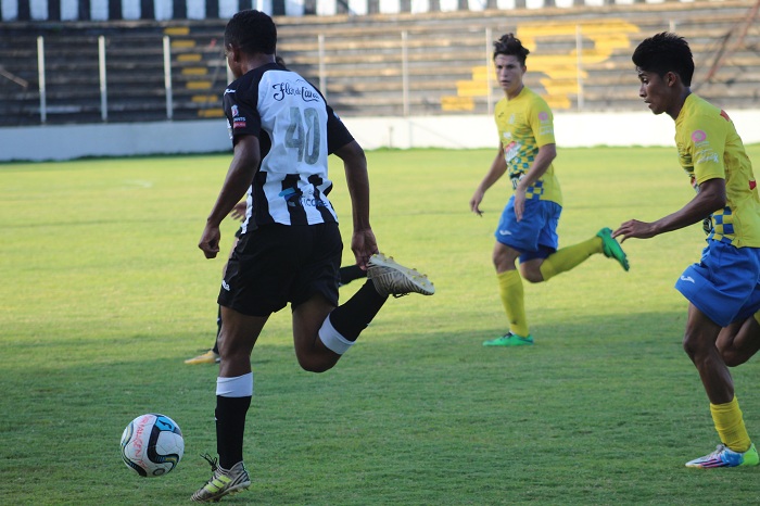 Diriangén doblega al campeón y se acerca a la Final de la Juvenil Especial