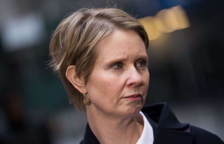 Cynthia Nixon reduce distancia en sondeos con el gobernador de Nueva York