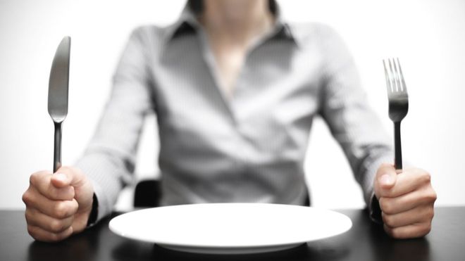Esto es lo que le pasa a tu cuerpo cuando tienes hambre