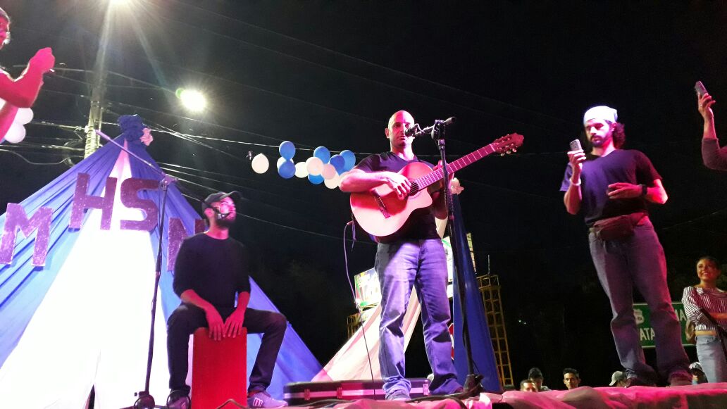 El grupo Los Minúsculos realiza en Niquinohomo un concierto por los mártires de abril